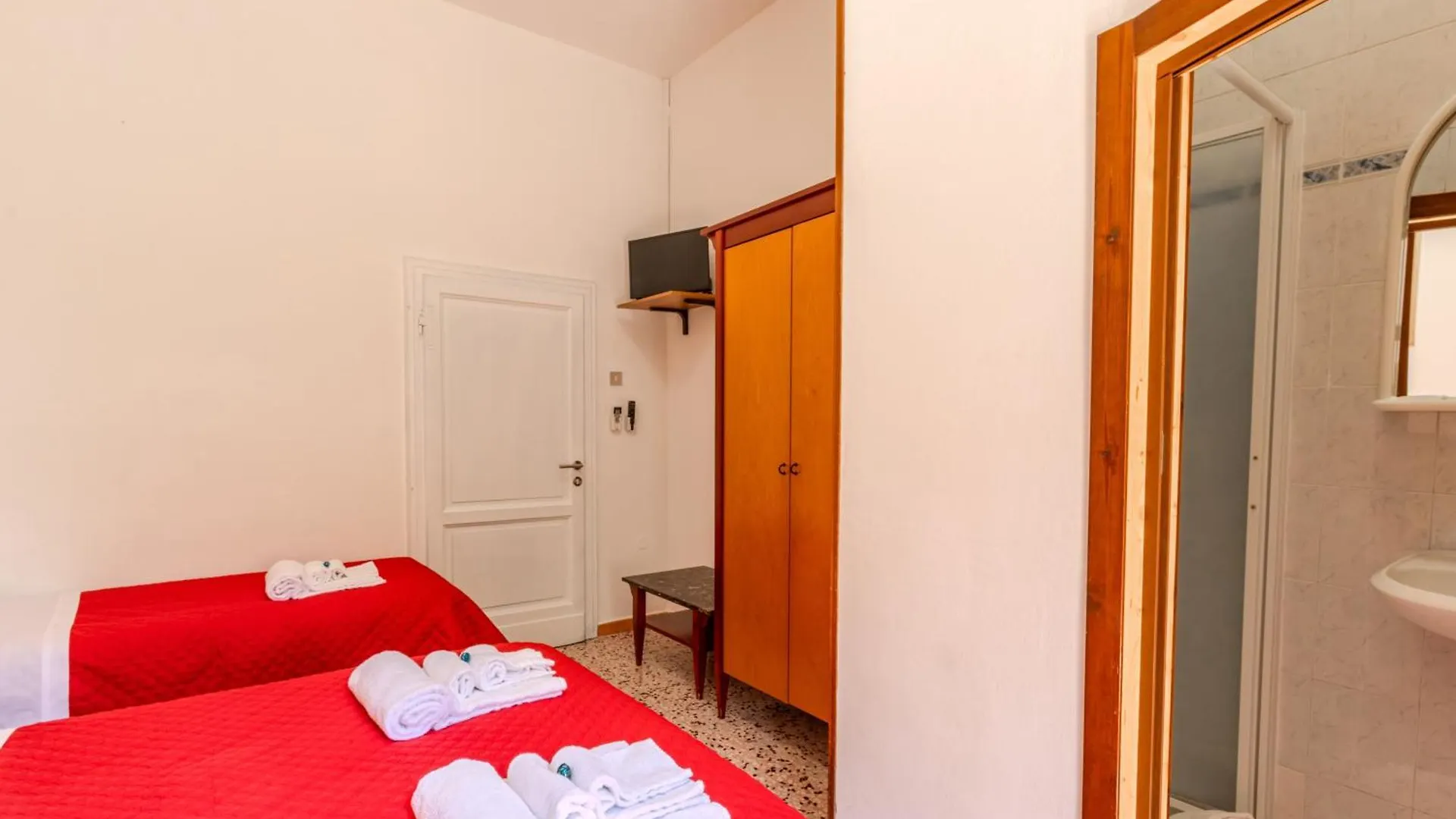 Hotel Corallo Follonica 2*,