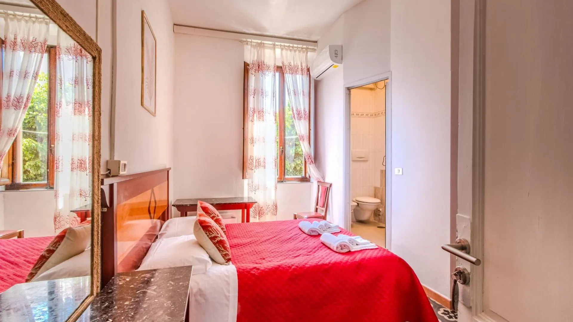 Hotel Corallo Follonica 2*,