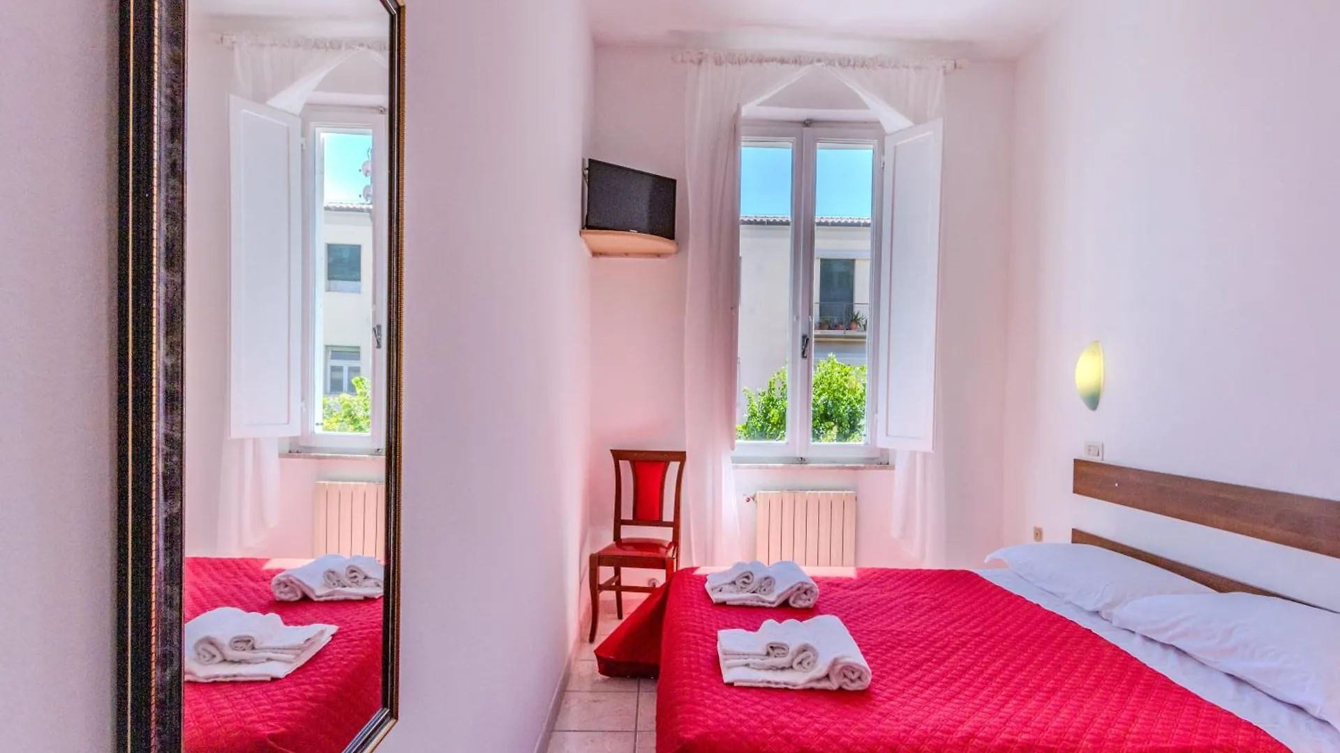 Hotel Corallo Follonica 2*,  Italy