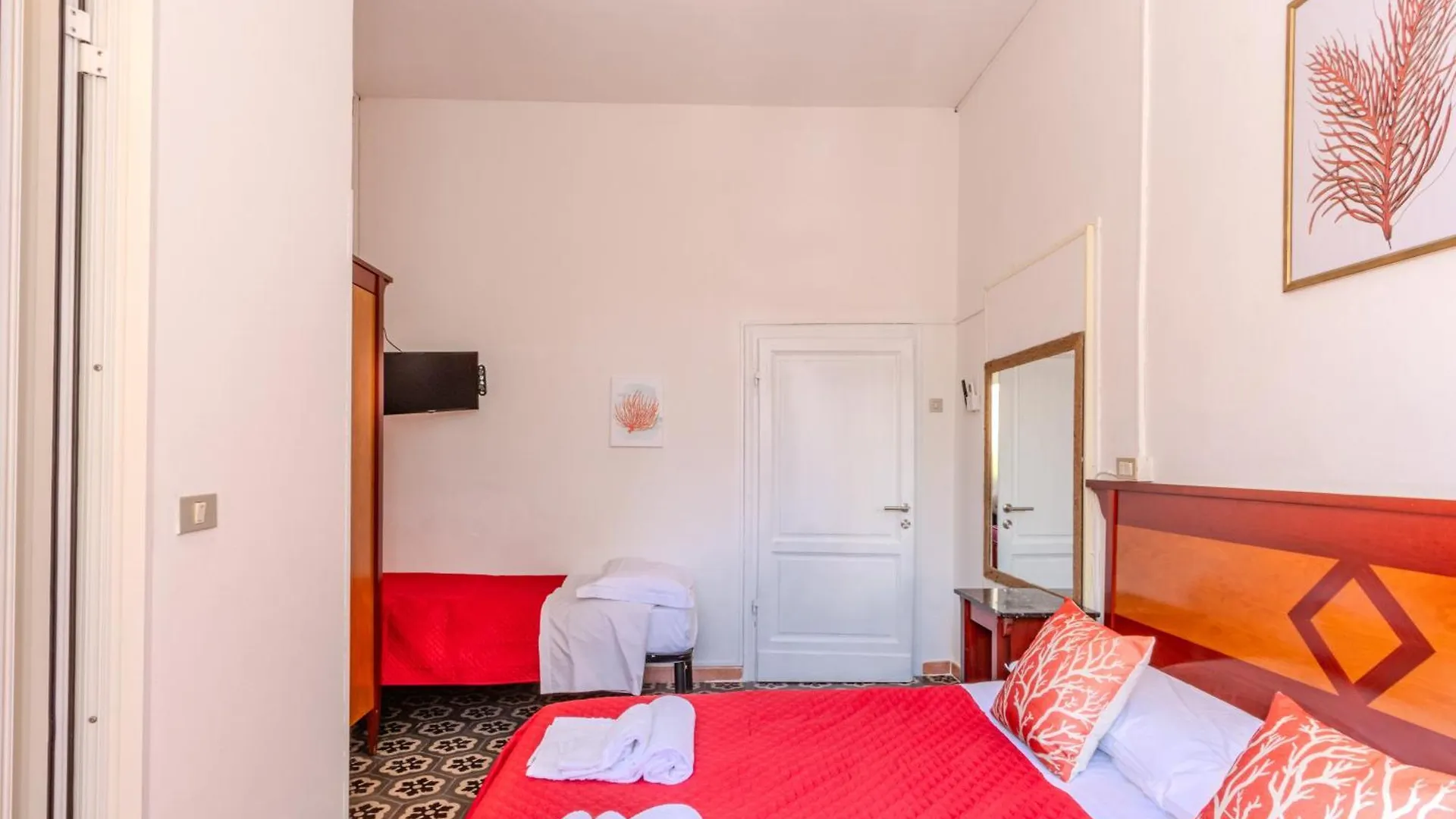 Hotel Corallo Follonica 2*,  Italy